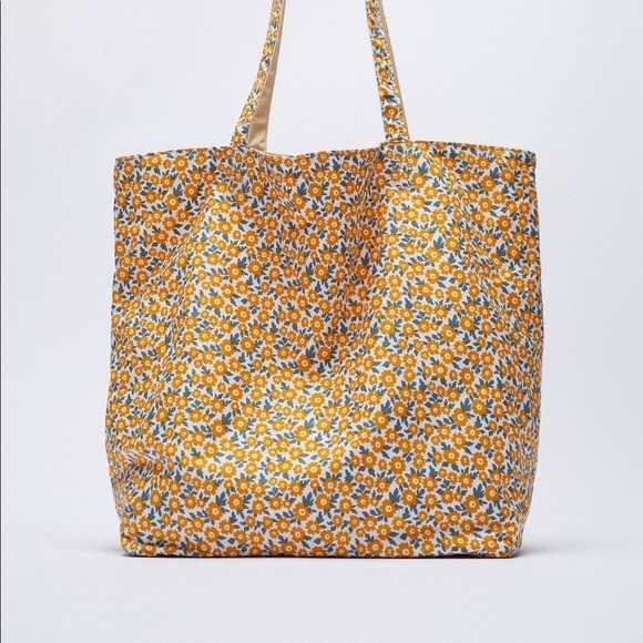 NWT. Zara Reversible Floral Cottage Tote Bag. - Picture 1 of 10